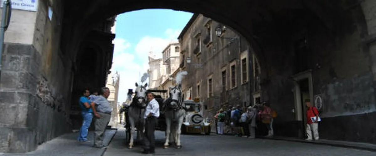 Via Crociferi a Catania